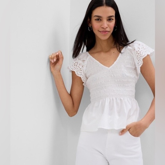 NWOT! GAP New Off White Ruffle Sleeve Smocked Peplum Top - Size XL TALL - Picture 1 of 8